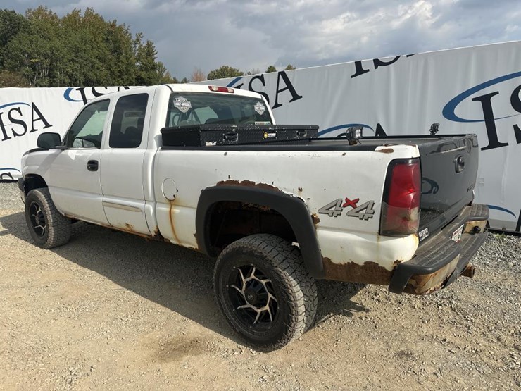 2006-chevrolet-2500-image-3