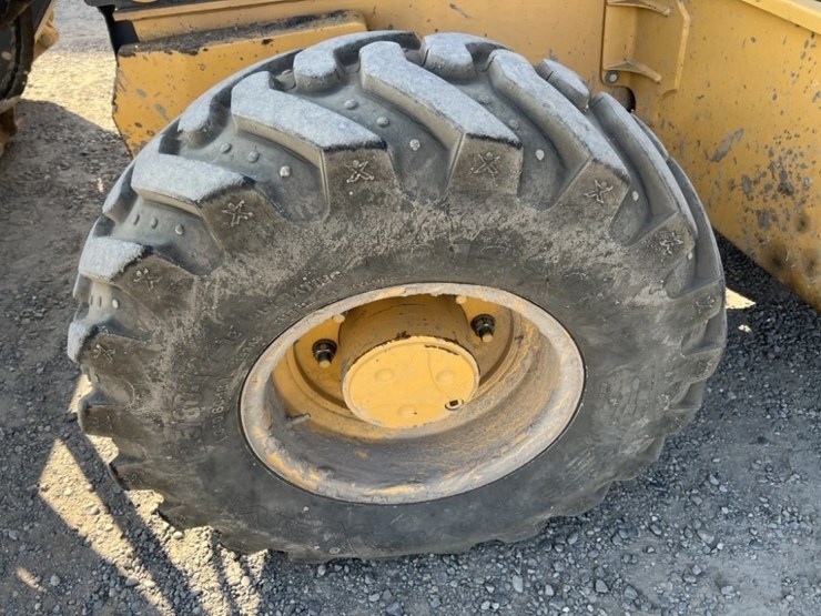 2014-deere-410k-image-17