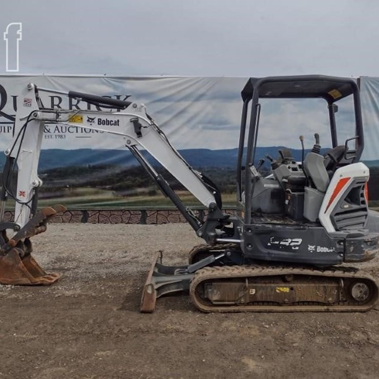 BOBCAT E32i