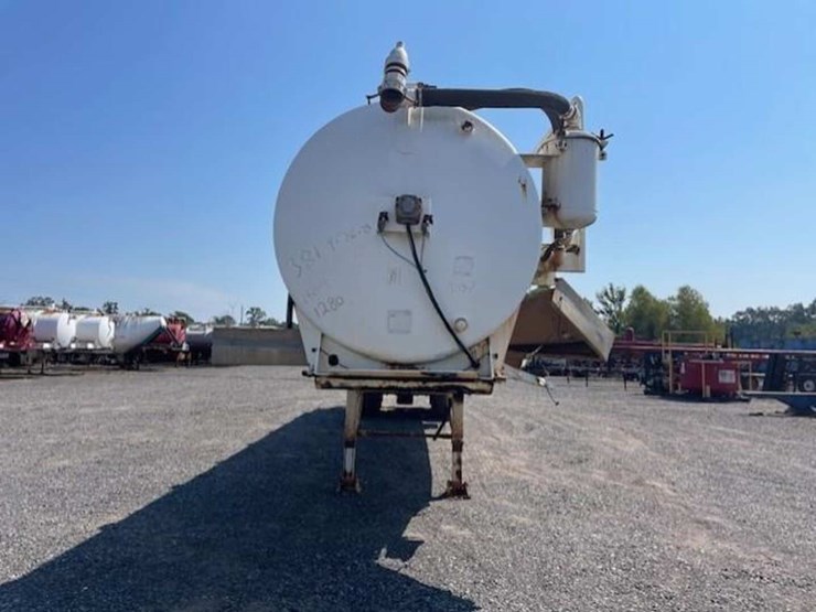 2012-southern-130bbl-vacuum-trailer-image-2