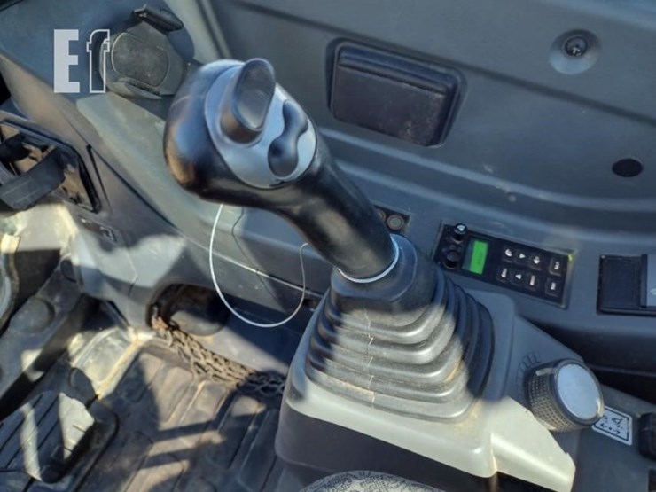 case-cx60-excavator-8560-image-9