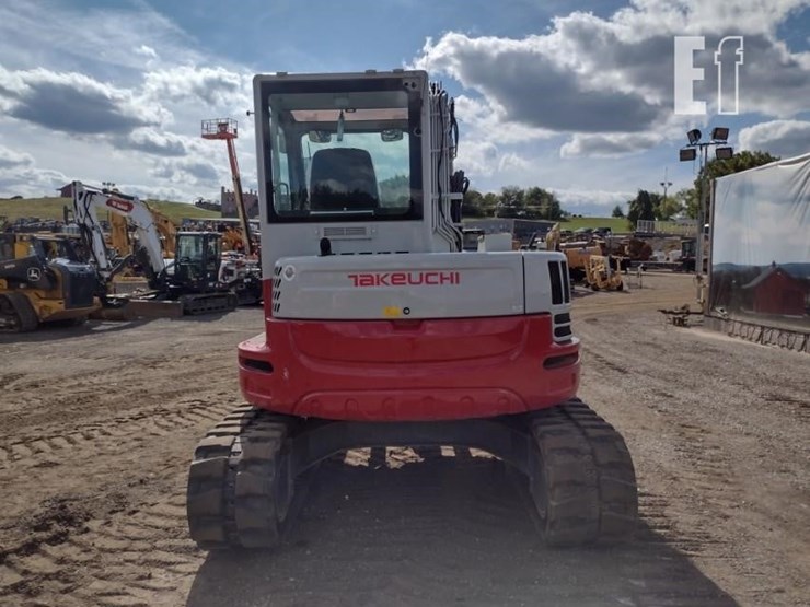 2023-takeuchi-tb280fr-image-4