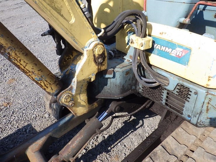 yanmar-vio30-image-14