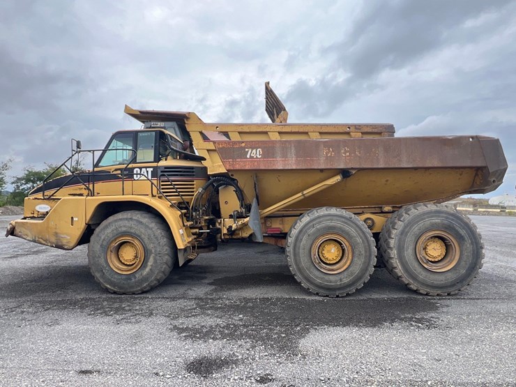 caterpillar-740-image-1