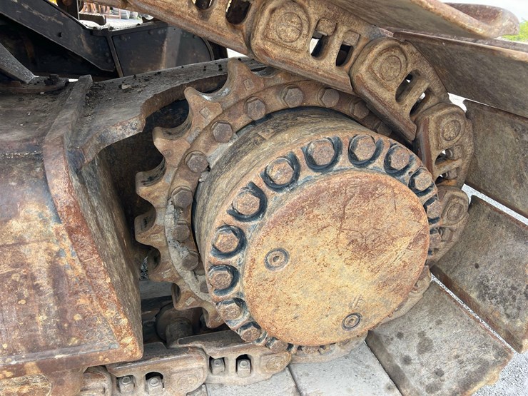 caterpillar-374d-l-image-9