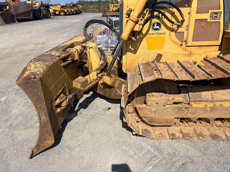 deere-750c-image-10