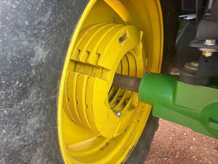 2012-john-deere-6125r-tractor-image-20
