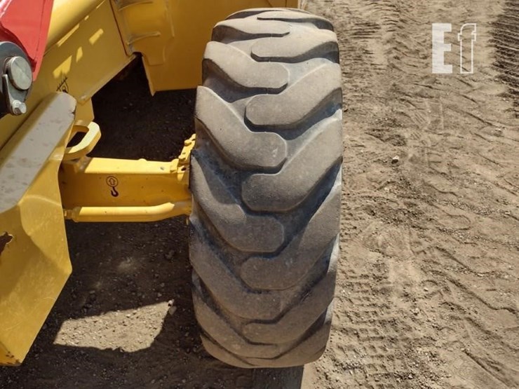 2017-deere-310sl-image-23