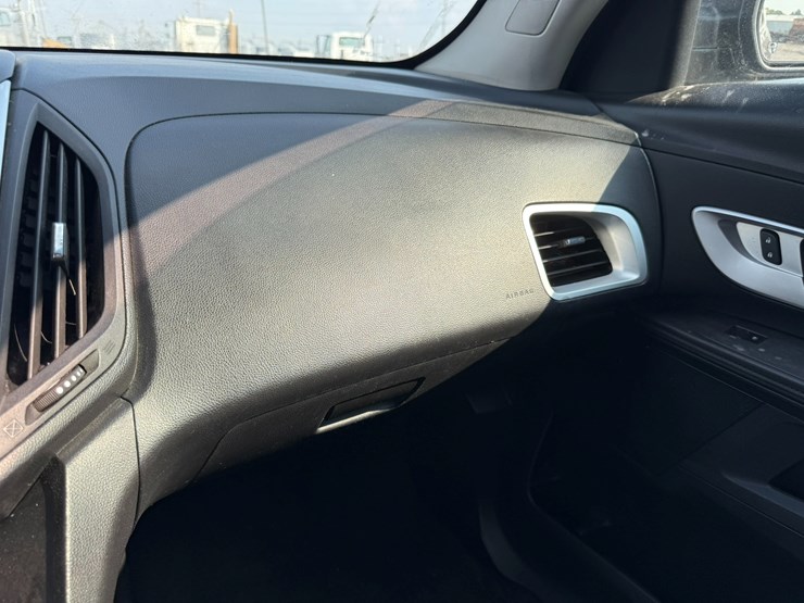 2014-chevrolet-equinox-image-16