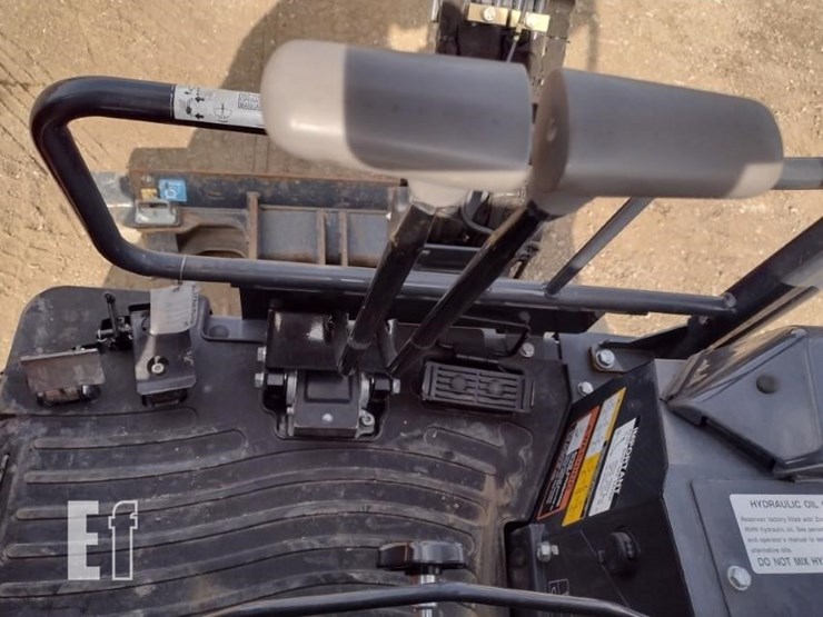 2022-deere-17g-image-7