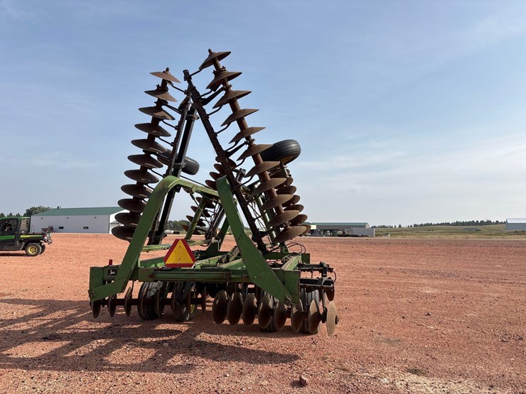 john-deere-235-image-6