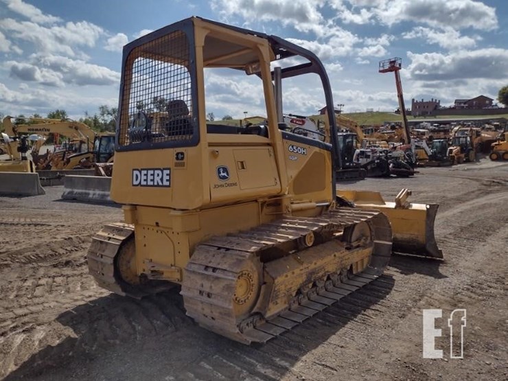 2004-deere-650h-image-42
