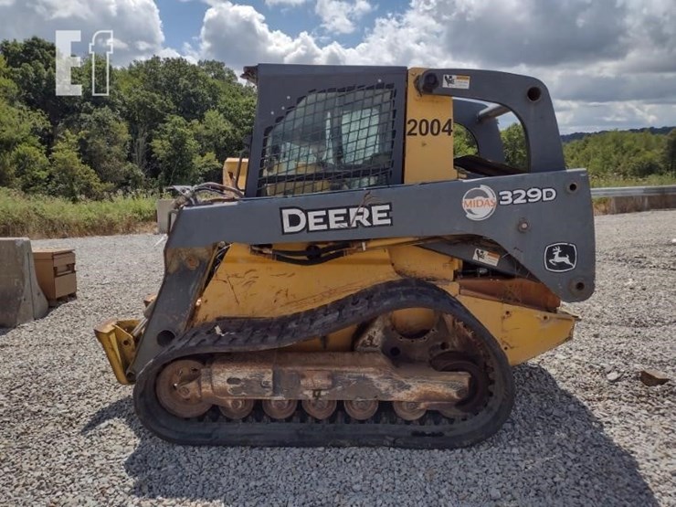 john-deere-329d-image-1
