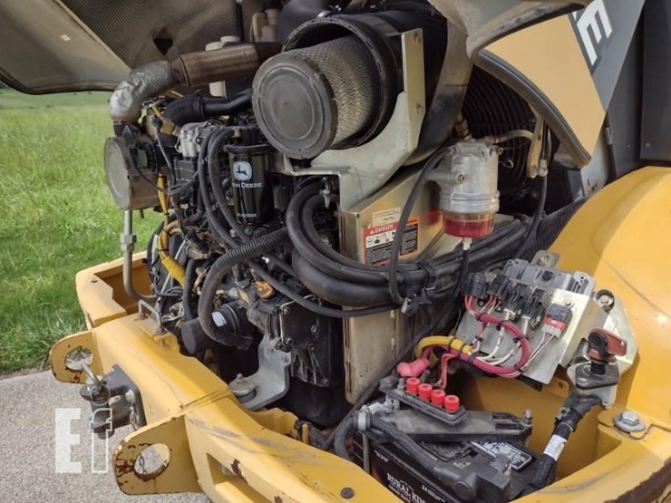 2017-deere-244kii-image-28