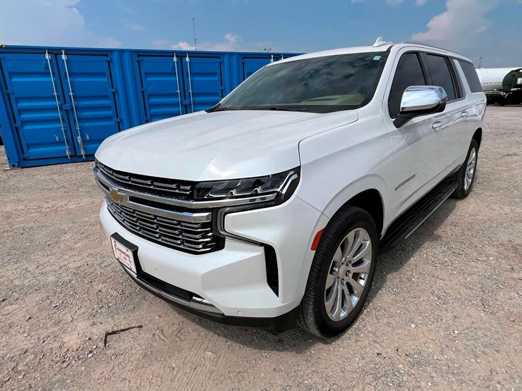 2021-chevrolet-suburban-image-1