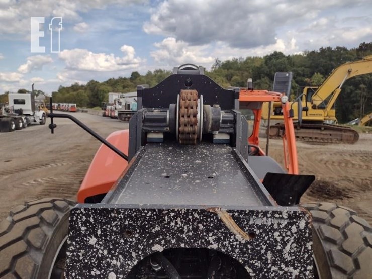 2023-jlg-1055-image-18