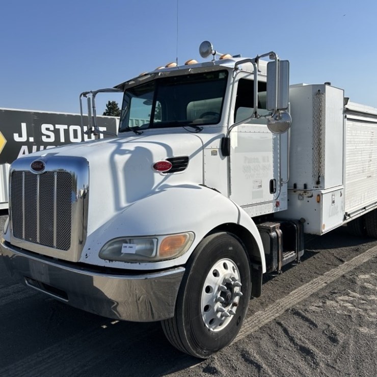 2005 PETERBILT 335
