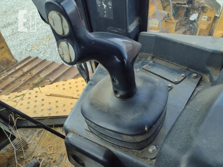 2018-deere-750k-lgp-image-11
