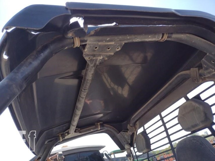 2011-john-deere-gator-xuv-825i-image-11