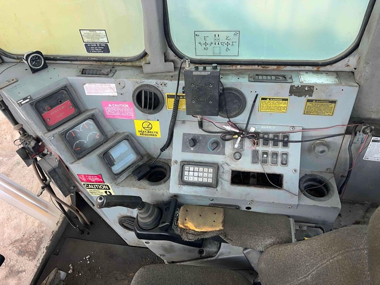 caterpillar-5130-image-32
