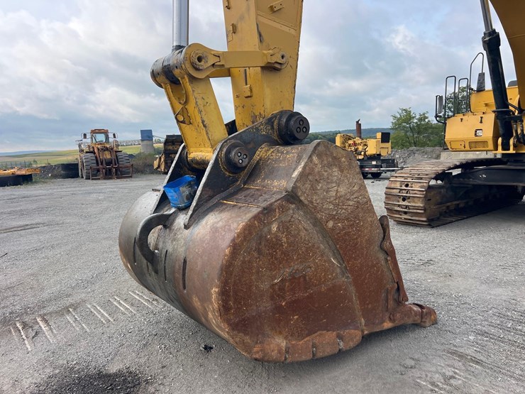 caterpillar-374d-l-image-14