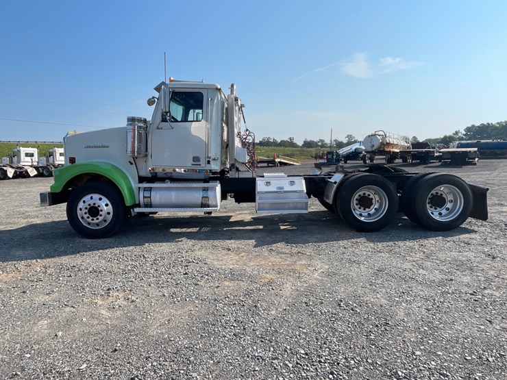 2015-western-star-4900-image-6