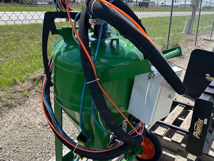30l-sand-blasting-machine-image-3
