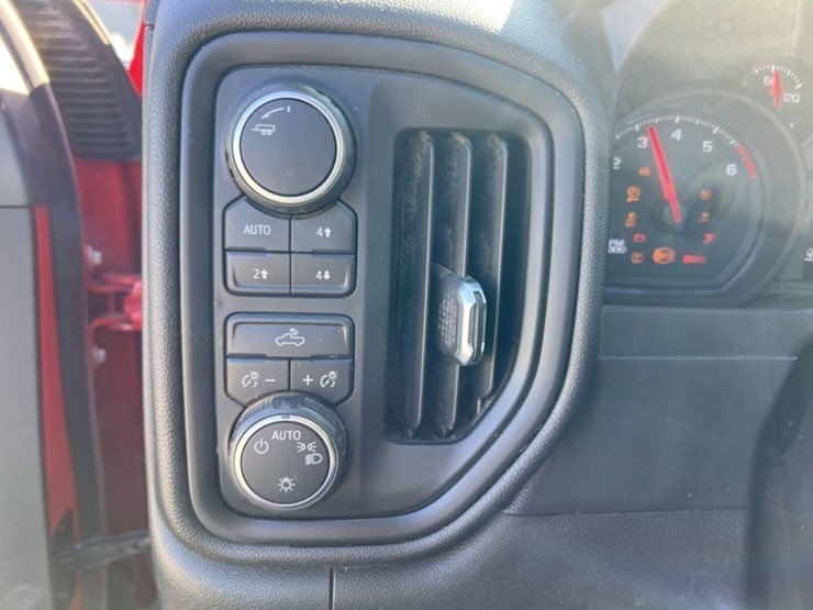 2020-chevrolet-silverado-2500-image-29