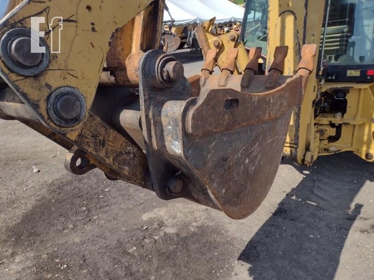 2004-caterpillar-420d-image-32