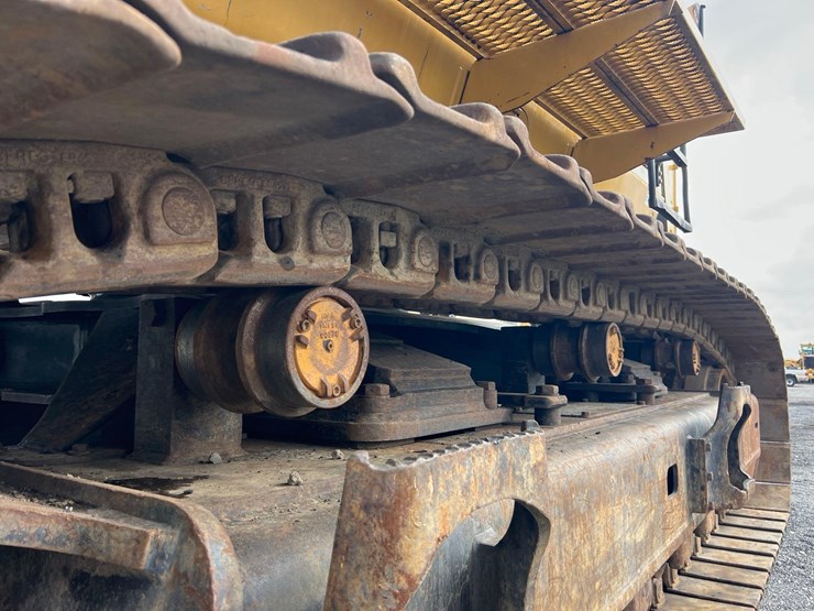 caterpillar-374d-l-image-17