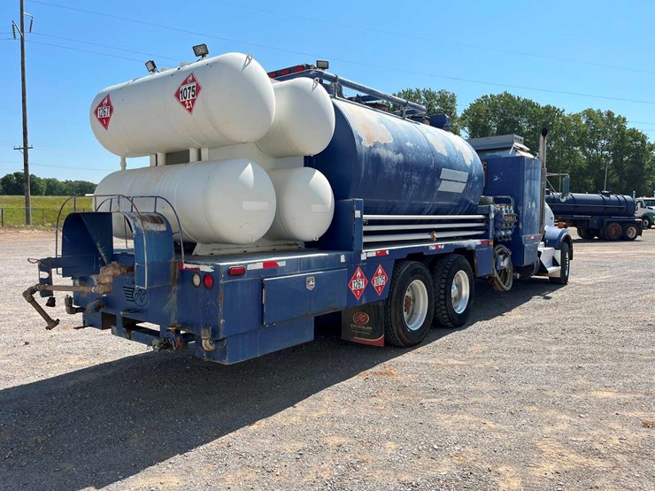 2015-kenworth-t800-image-5