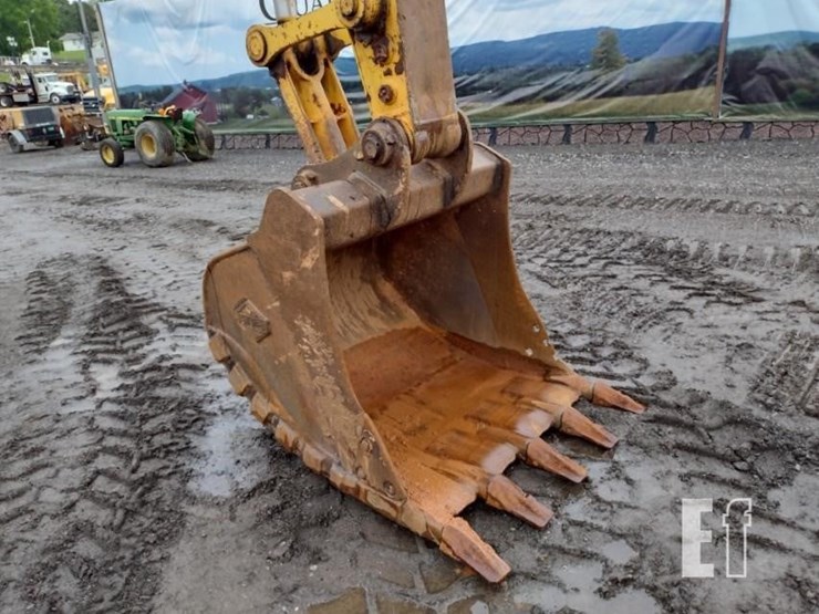 2017-komatsu-pc240-lc-11-image-16
