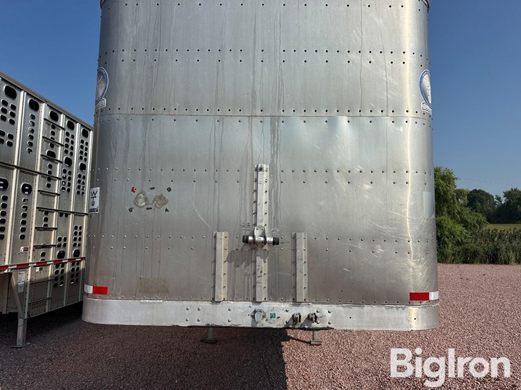 2002-wilson-livestock-trailer-image-16