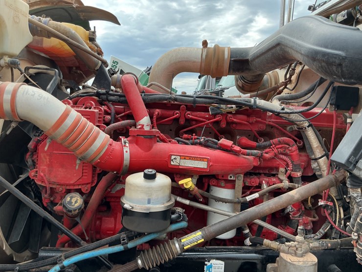 2013-peterbilt-388-image-11