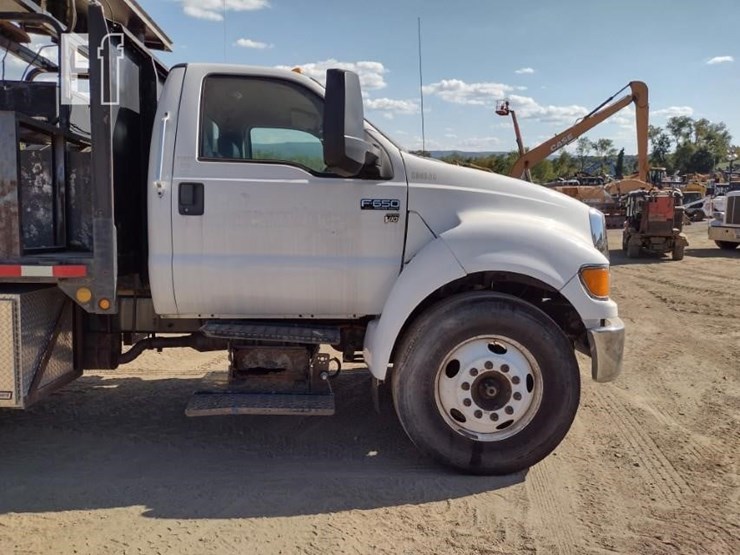 2015-ford-f650-image-23