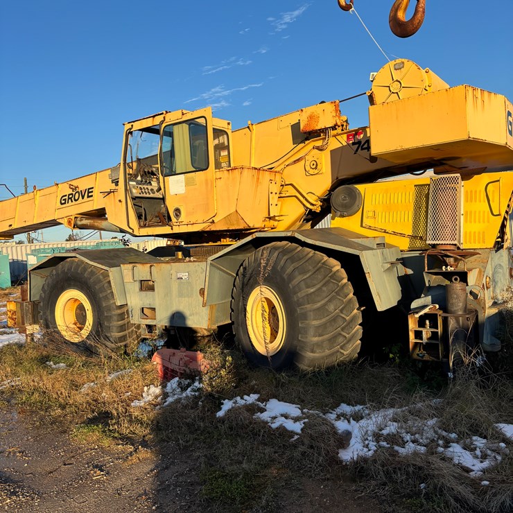 GROVE RT745