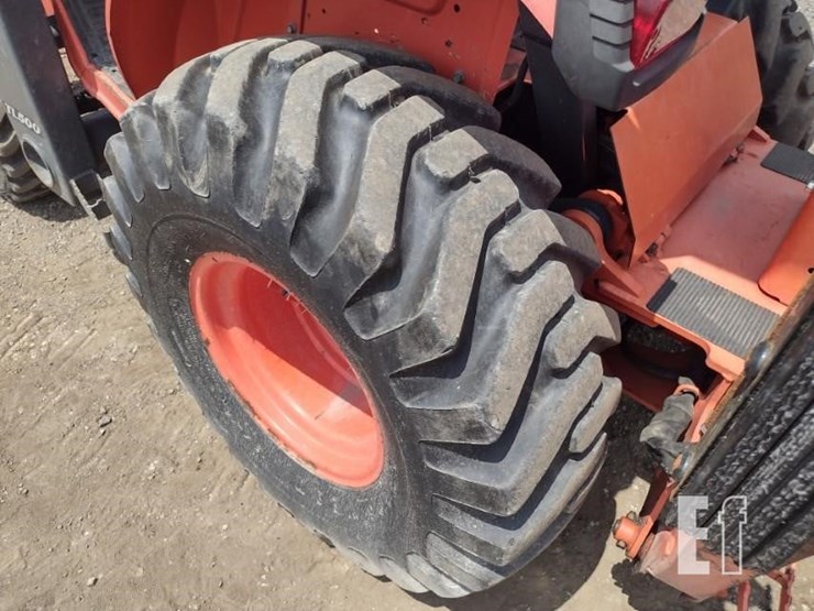 16-kubota-b26tlb-tractor-8242-image-25
