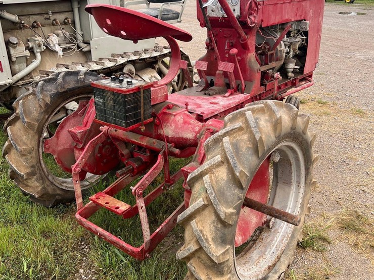 gibson-tractor-(no-tag)-image-10