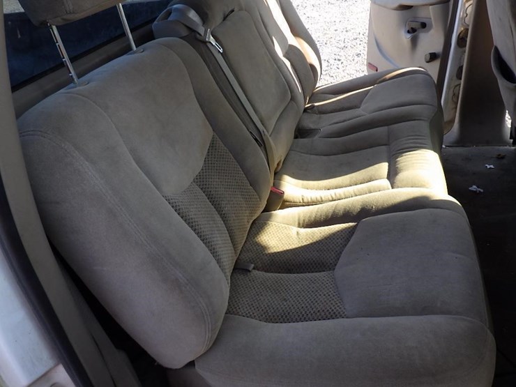 2005-chevrolet-2500hd-image-18