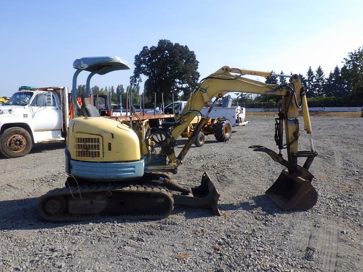 yanmar-vio30-image-3