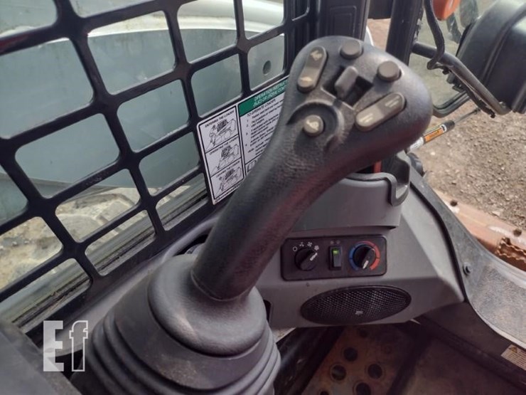 2022-bobcat-s740-image-12