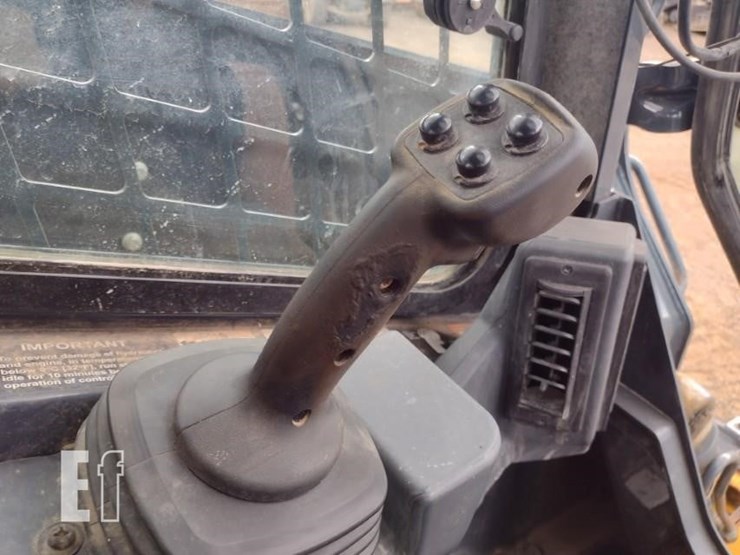 2020-deere-331g-image-10