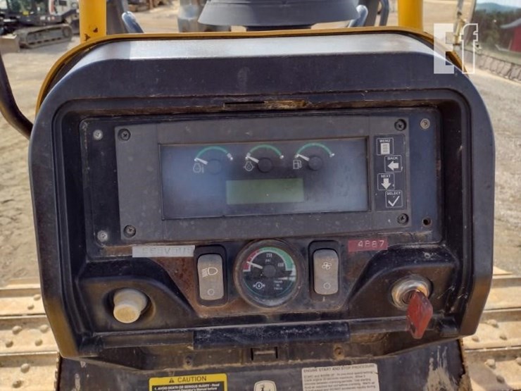 2004-deere-650h-image-7