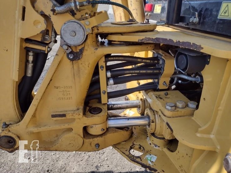 2004-caterpillar-420d-image-34