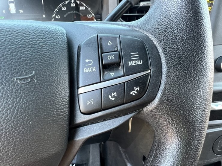 2023-ford-explorer-image-28