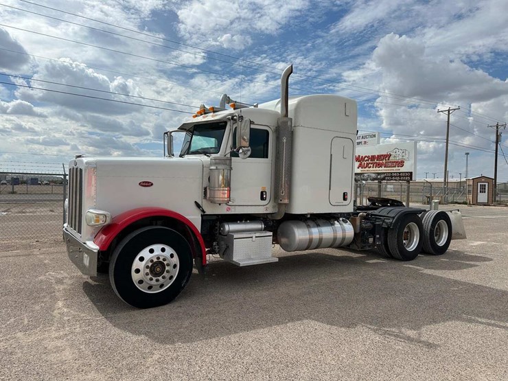 2015-peterbilt-389-image-1