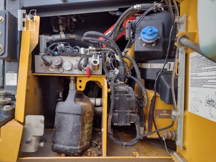 2018-deere-750k-lgp-image-45