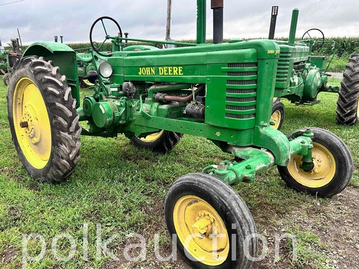 john-deere-b-image-1