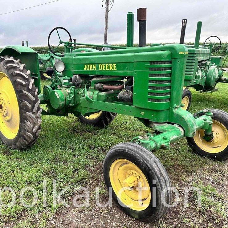 JOHN DEERE B