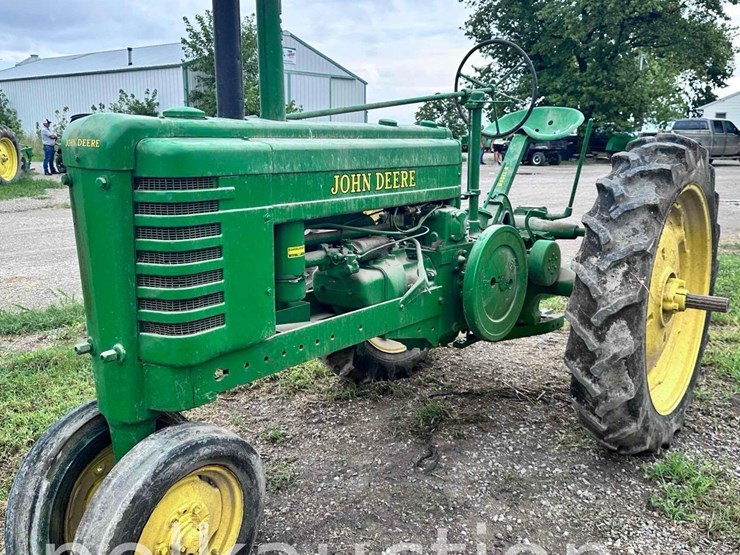 john-deere-b-image-1
